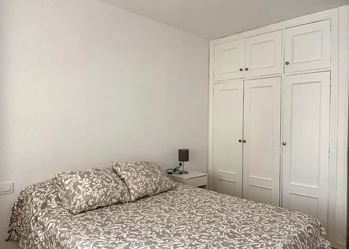 Ribeira Do Lerez شقة *